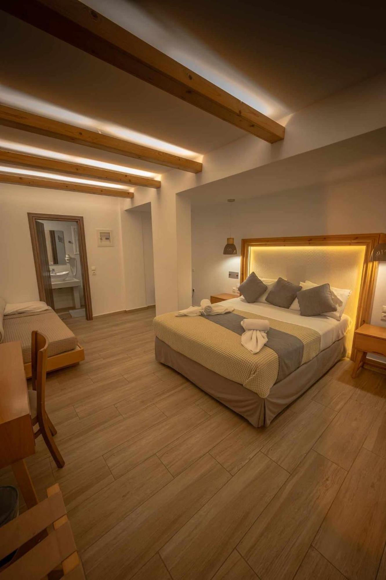 Karidis Hotel Kamári Exteriör bild