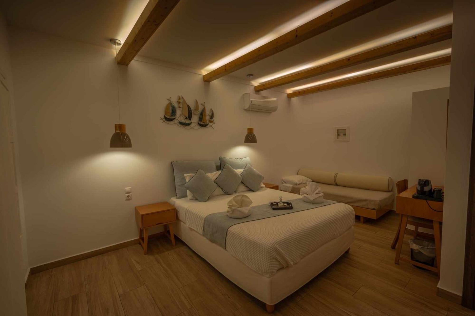 Karidis Hotel Kamári Exteriör bild