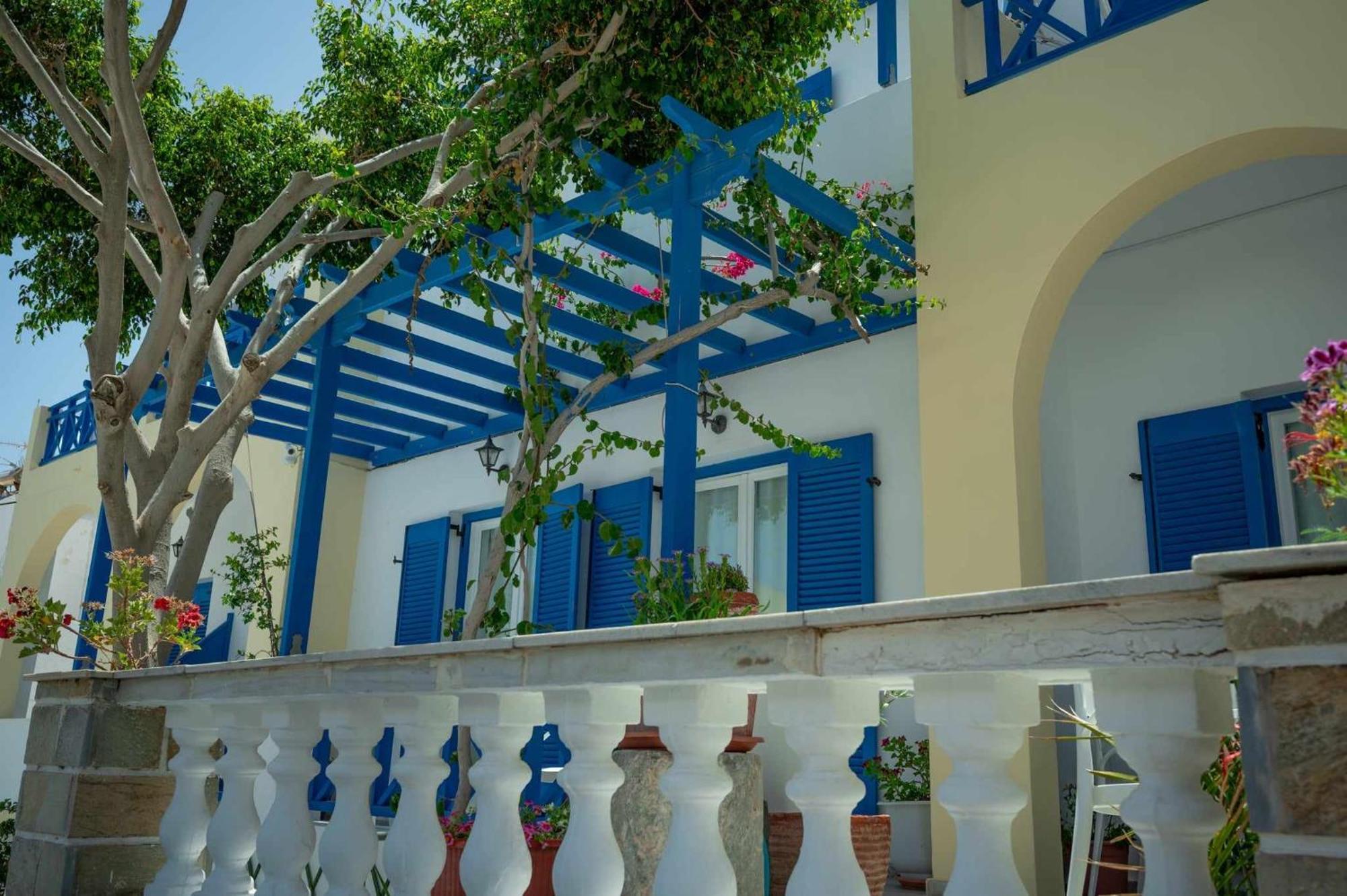 Karidis Hotel Kamári Exteriör bild