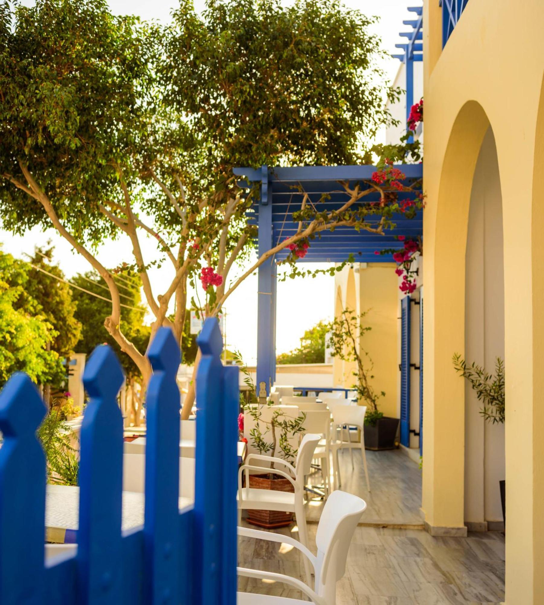 Karidis Hotel Kamári Exteriör bild