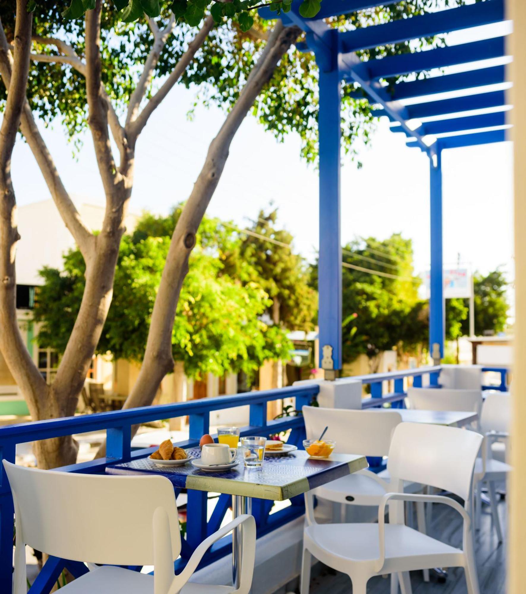 Karidis Hotel Kamári Exteriör bild