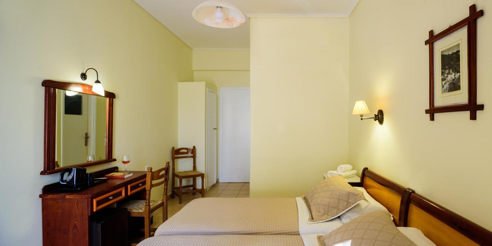 Karidis Hotel Kamári Exteriör bild