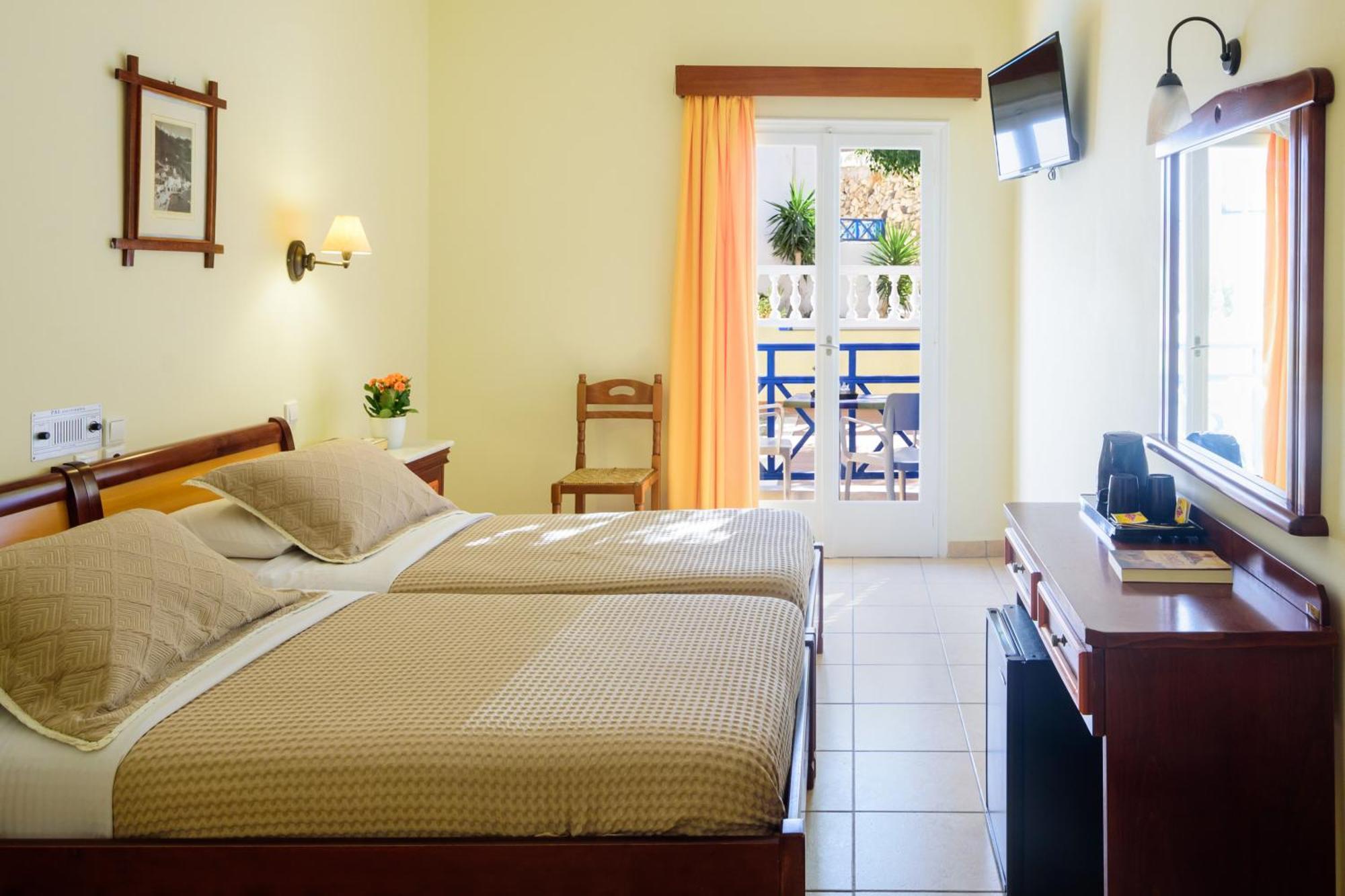 Karidis Hotel Kamári Exteriör bild