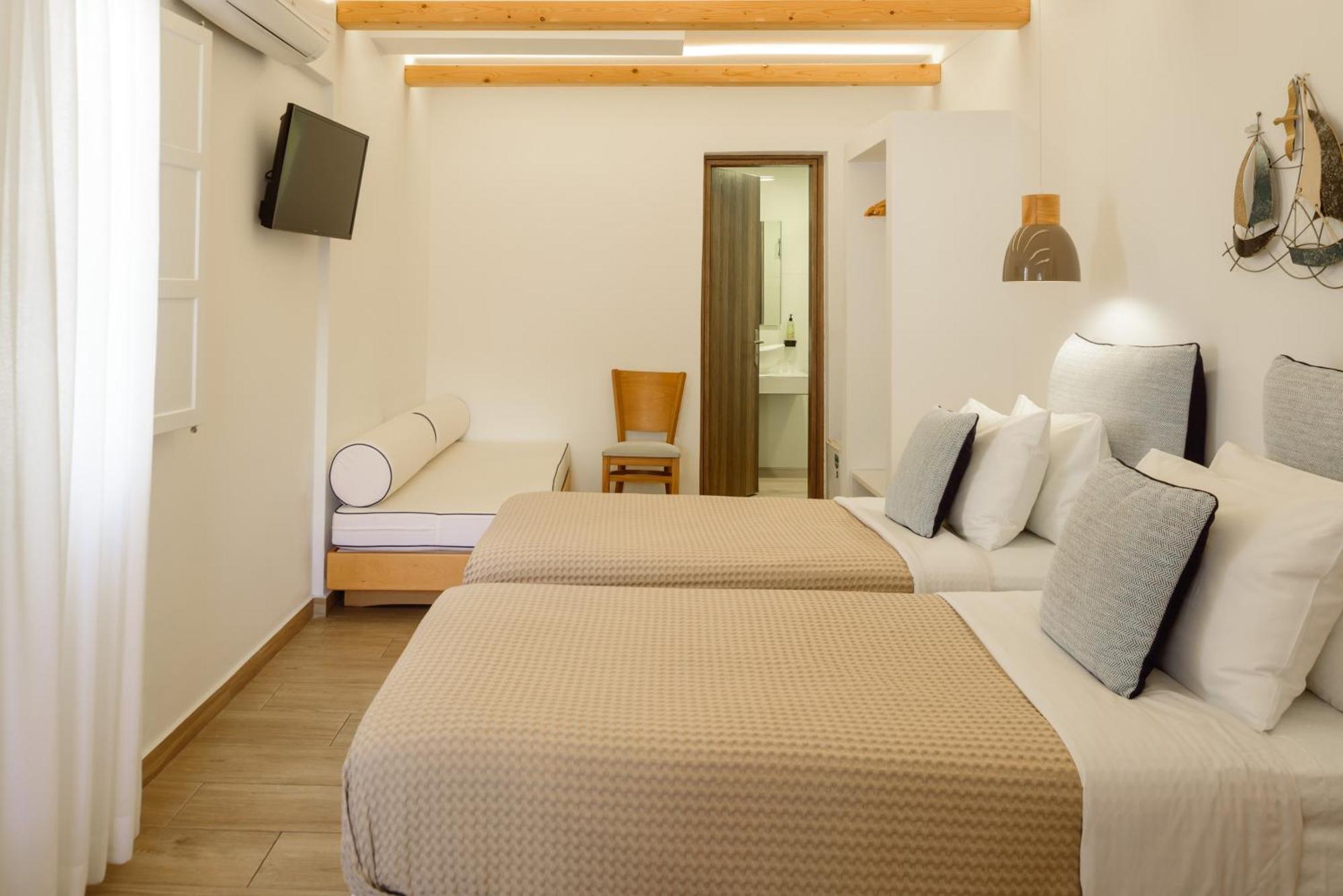 Karidis Hotel Kamári Exteriör bild