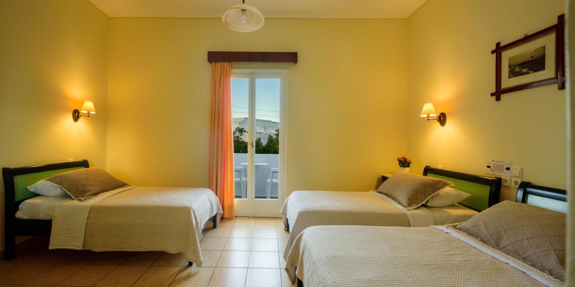 Karidis Hotel Kamári Exteriör bild